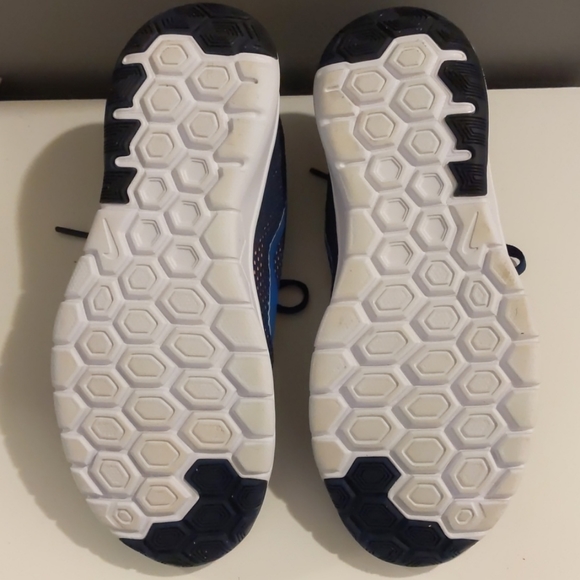 👟Nike shoes 4 Youth - Picture 4 of 5